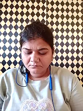 Snapshot of Meenu_tiwari chatting on October 2025 09:28:02 AM Meenu tiwari online show from October 2025 09:28:02 AM