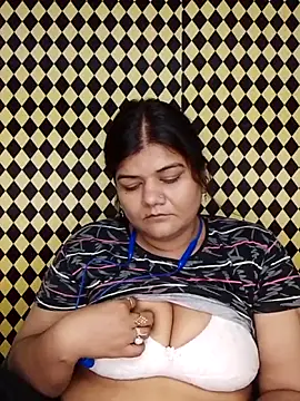 Snapshot of Meenu_tiwari chatting on October 2025 09:24:01 PM Meenu tiwari online show from October 2025 09:24:01 PM