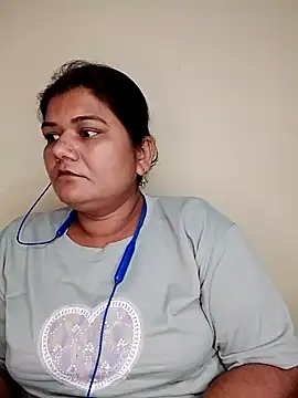 Snapshot of Meenu_tiwari chatting on October 2025 06:38:02 PM Meenu tiwari online show from October 2025 06:38:02 PM