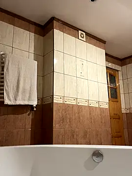 Emilia Mausi online show from October 2025 06:19:02 PM