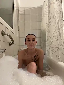 Emilia Mausi online show from November 2025 08:31:01 PM