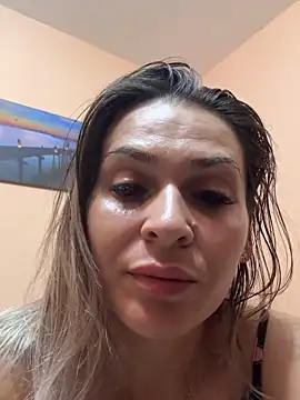 iSelena online show from September 2025 06:53:02 PM