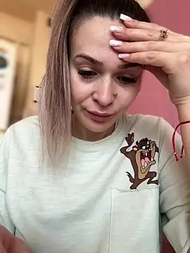 iSelena online show from March 2026 08:19:01 AM