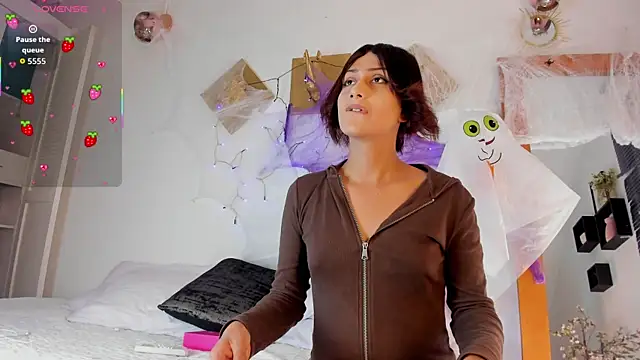 Snapshot of Aleexiiaa chatting on October 2025 01:02:02 PM Aleexiiaa online show from October 2025 01:02:02 PM