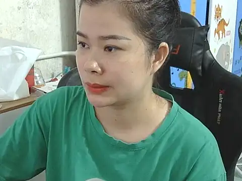 Snapshot of suri- chatting on September 2025 02:33:01 AM suri- online show from September 2025 02:33:01 AM