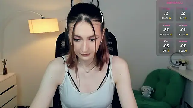 EasterBlink online show from November 2025 07:47:02 AM