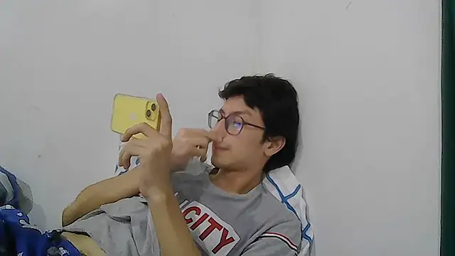 Snapshot of Kevintdx chatting on April 2026 02:06:01 AM Kevintdx online show from April 2026 02:06:01 AM