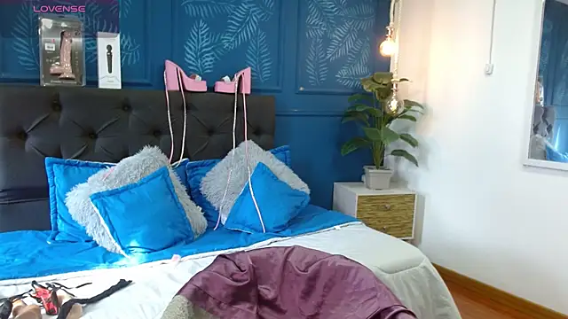 Snapshot of zohet_kriss chatting on March 2026 01:50:02 PM zohet kriss online show from March 2026 01:50:02 PM