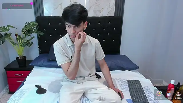 OnlyJos online show from September 2025 03:00:02 PM