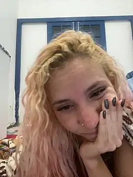 Snapshot of Bruna551 chatting on October 2025 03:58:02 AM Bruna551 online show from October 2025 03:58:02 AM