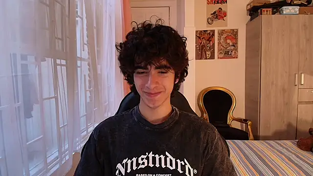 Snapshot of Nude_Boy18 chatting on November 2025 10:12:01 PM Nude Boy18 online show from November 2025 10:12:01 PM