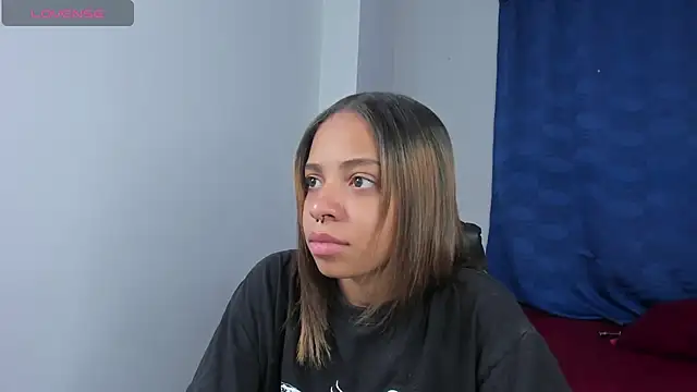 Snapshot of yumi_hanna chatting on March 2026 03:12:01 AM yumi hanna online show from March 2026 03:12:01 AM