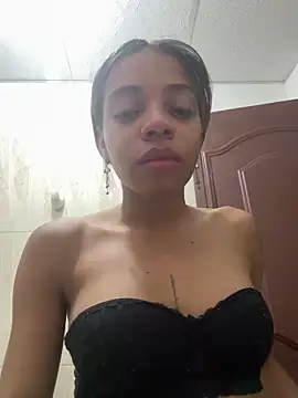 Snapshot of yumi_hanna chatting on March 2026 04:40:01 AM yumi hanna online show from March 2026 04:40:01 AM