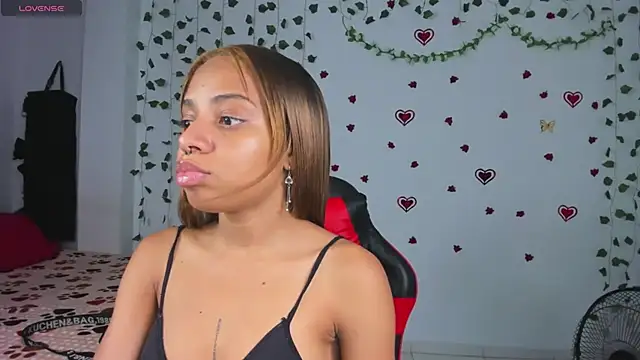 Snapshot of yumi_hanna chatting on April 2026 04:38:02 AM yumi hanna online show from April 2026 04:38:02 AM