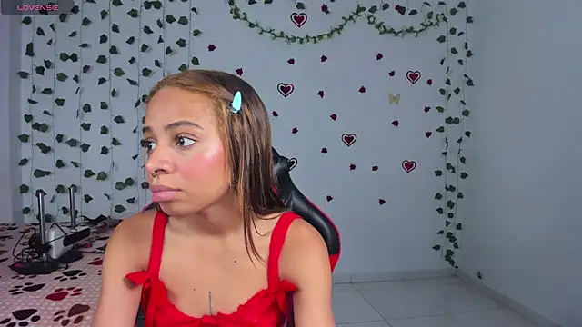 Snapshot of yumi_hanna chatting on April 2026 12:24:02 AM yumi hanna online show from April 2026 12:24:02 AM