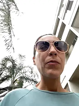 Snapshot of lucioliveira chatting on May 2026 12:45:01 PM lucioliveira online show from May 2026 12:45:01 PM