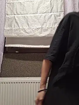 Snapshot of AllexyAle chatting on April 2026 09:40:02 PM AllexyAle online show from April 2026 09:40:02 PM