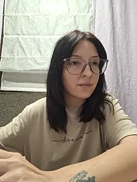 Snapshot of AllexyAle chatting on April 2026 09:39:01 PM AllexyAle online show from April 2026 09:39:01 PM