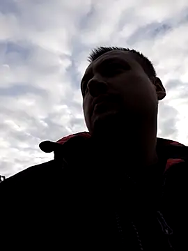 Amberdual online show from October 2025 01:17:01 PM