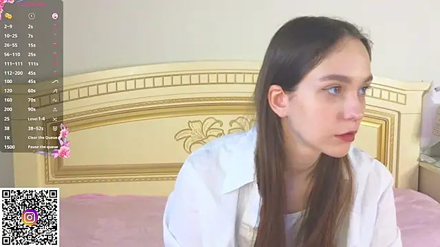 Snapshot of SoftieDream chatting on December 2025 06:22:02 AM SoftieDream online show from December 2025 06:22:02 AM