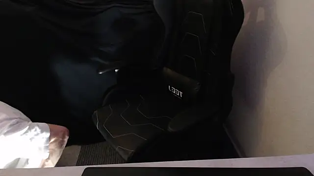 Snapshot of sakiramissy chatting on April 2026 08:17:02 PM sakiramissy online show from April 2026 08:17:02 PM