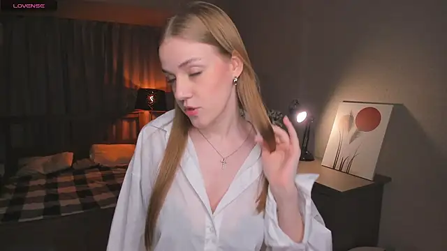 OdellaFrake online show from October 2025 07:47:01 PM