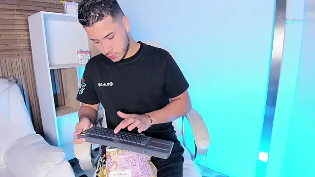 Snapshot of Axel_grey_ chatting on September 2025 11:54:02 AM Axel grey online show from September 2025 11:54:02 AM