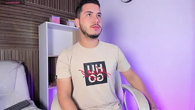 Snapshot of Axel_grey_ chatting on October 2025 12:03:02 PM Axel grey online show from October 2025 12:03:02 PM