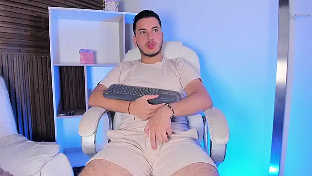 Snapshot of Axel_grey_ chatting on October 2025 12:29:01 PM Axel grey online show from October 2025 12:29:01 PM