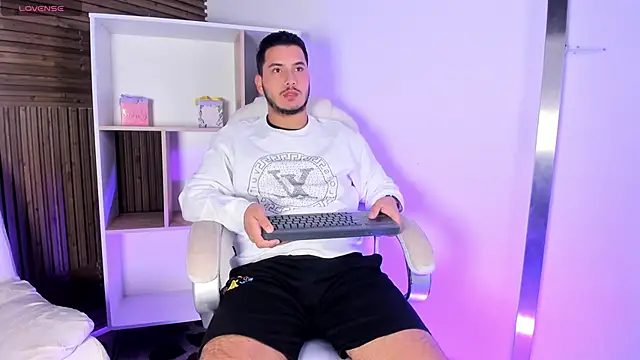 Snapshot of Axel_grey_ chatting on November 2025 12:58:02 PM Axel grey online show from November 2025 12:58:02 PM