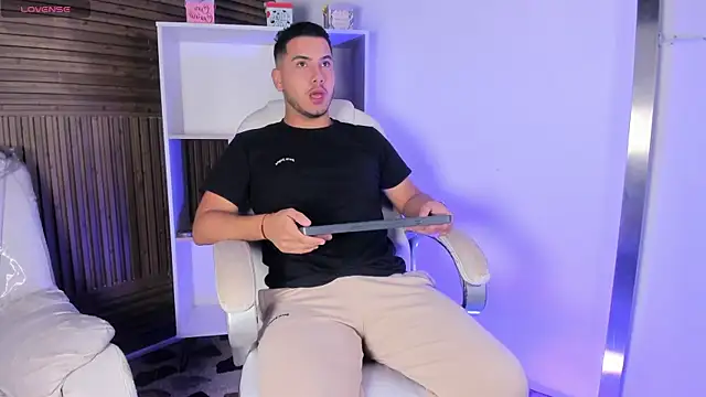 Snapshot of Axel_grey_ chatting on November 2025 12:26:01 PM Axel grey online show from November 2025 12:26:01 PM