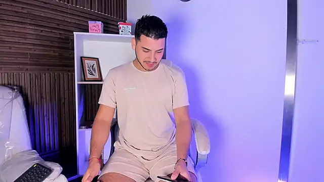 Snapshot of Axel_grey_ chatting on November 2025 12:16:02 PM Axel grey online show from November 2025 12:16:02 PM