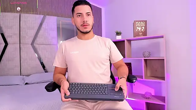 Axel grey  online show from January 2026 12:20:01 PM