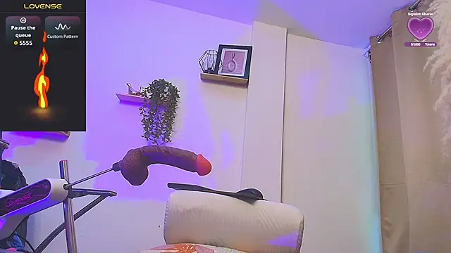 Snapshot of LindaaEvanss chatting on September 2025 06:20:01 PM LindaaEvanss online show from September 2025 06:20:01 PM