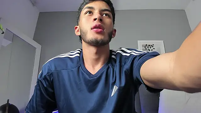 Snapshot of Tylerffoxx chatting on March 2026 09:32:02 PM Tylerffoxx online show from March 2026 09:32:02 PM