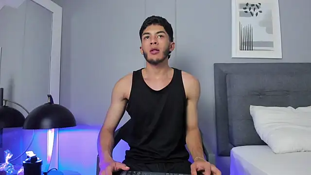 Snapshot of Tylerffoxx chatting on March 2026 10:16:02 PM Tylerffoxx online show from March 2026 10:16:02 PM