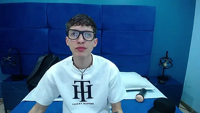 Jheampiiero online show from September 2025 01:44:02 PM