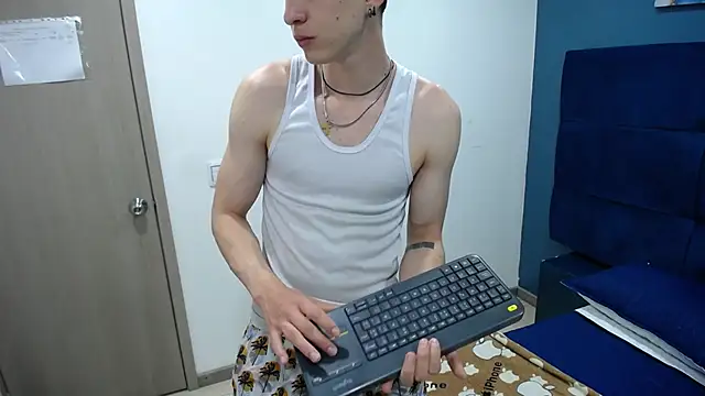 Jheampiiero online show from October 2025 02:30:02 PM