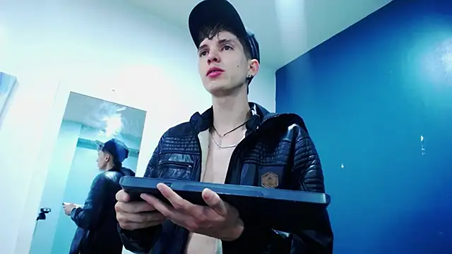 Jheampiiero online show from November 2025 11:14:01 AM