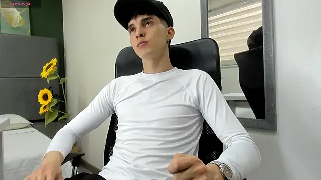 Jheampiiero online show from April 2026 09:20:01 PM