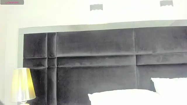 CarolineLee  online show from April 2026 10:32:02 PM