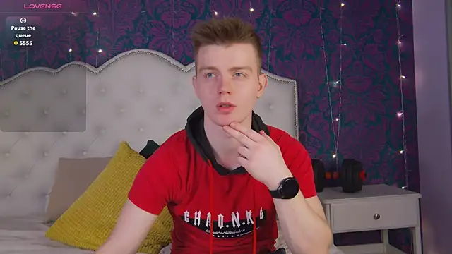 Snapshot of Happydeimos chatting on April 2026 10:13:02 PM Happydeimos online show from April 2026 10:13:02 PM