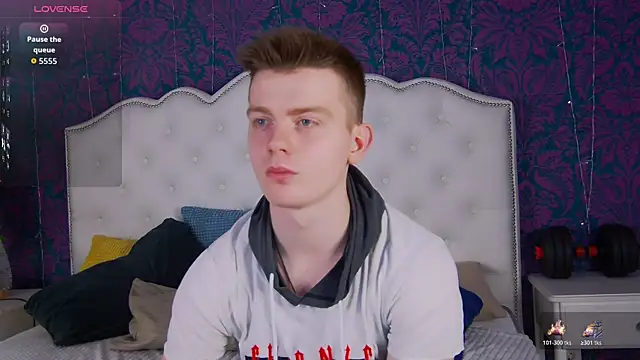 Snapshot of Happydeimos chatting on April 2026 09:37:02 PM Happydeimos online show from April 2026 09:37:02 PM