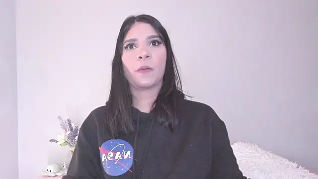 Laura-angeel online show from February 2026 11:30:02 PM