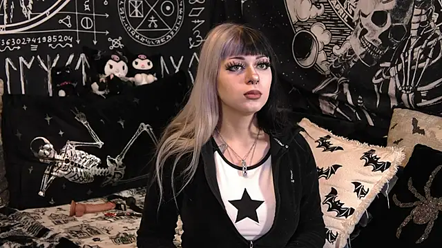 Snapshot of Paige_Turner chatting on March 2026 12:27:02 AM Paige Turner online show from March 2026 12:27:02 AM