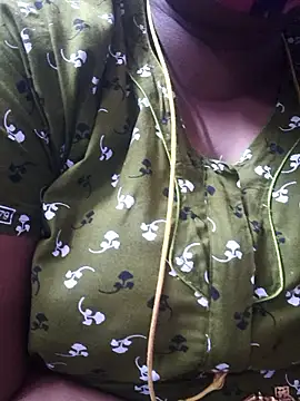 Snapshot of TAMIL_ELAKKIYA chatting on March 2026 07:01:01 AM TAMIL ELAKKIYA online show from March 2026 07:01:01 AM