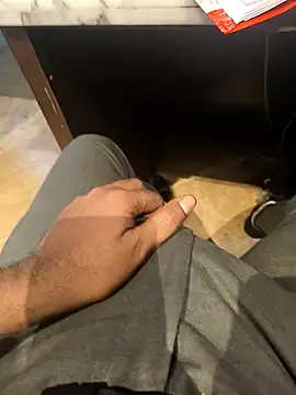 Snapshot of hotboy43339 chatting on November 2025 02:25:01 AM hotboy43339 online show from November 2025 02:25:01 AM