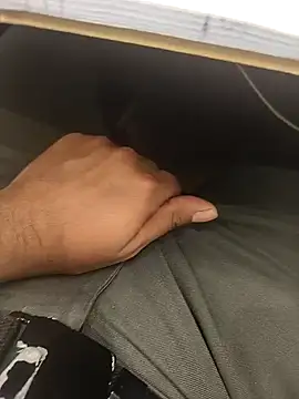 Snapshot of hotboy43339 chatting on December 2025 05:26:01 AM hotboy43339 online show from December 2025 05:26:01 AM