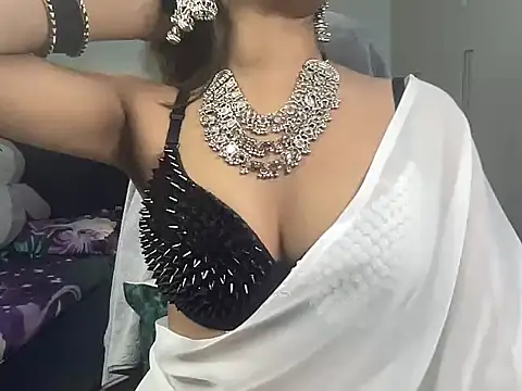 Snapshot of MonVilain01 chatting on December 2025 01:00:02 AM MonVilain01 online show from December 2025 01:00:02 AM