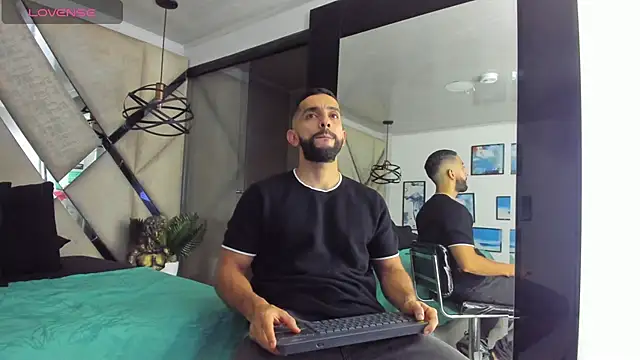 Snapshot of Yiyo10_ chatting on April 2026 03:40:02 AM Yiyo10 online show from April 2026 03:40:02 AM